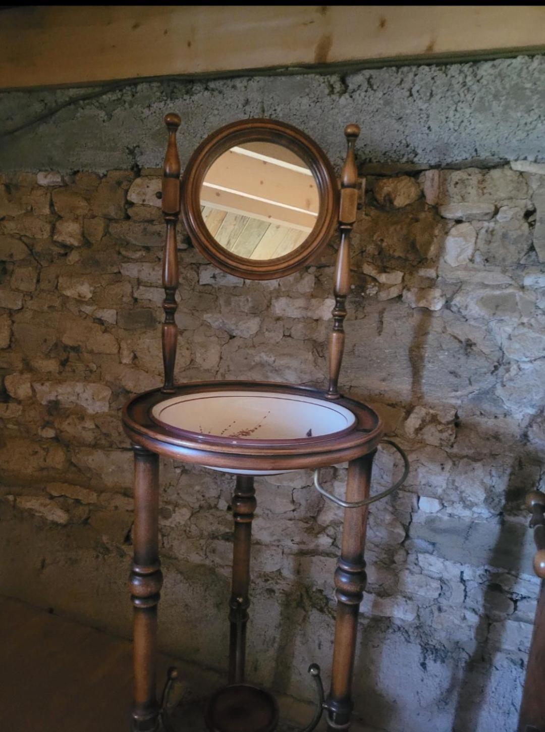 Nuit Insolite, Chambre Au Dessus D'Une Etable La Chapelle-Themer Exterior foto
